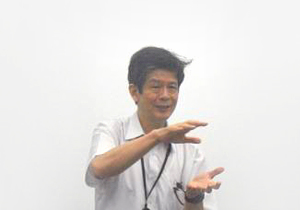 講義中の鈴木教授