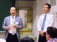 説明する辻本センター長（左）と松木教授（右）