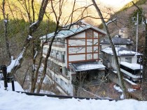 赤城山中腹(標高約900m)にある宿