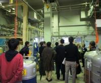 液体ヘリウムを製造する物性研究所の低温液化室