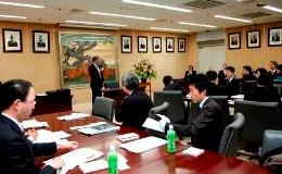 第5期東大EMP修了式(於:東大本部棟 大会議室)