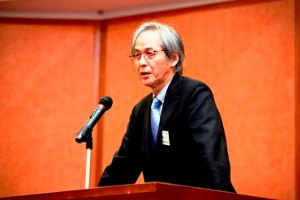 EMP講師陣を代表して前田理事・副学長・EMP室長の挨拶