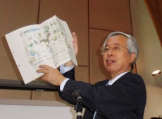 「植物の健康」を講義する難波教授