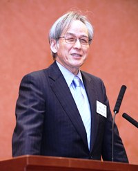 EMP講師陣を代表して前田理事・副学長・EMP室長の挨拶