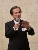 キックオフ懇談会で挨拶する小宮山 宏三菱総合研究所理事長前東京大学総長