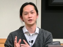 「気候変動と海洋」を講義する羽角教授
