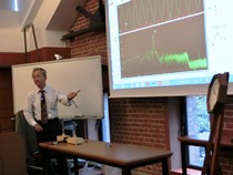 家泰弘教授の「自然理解の基礎(2)」では音叉の実験で「うなり」現象を確かめた