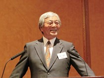 横山禎徳特任教授による説明