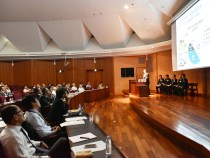 受講生による課題テーマのチーム発表会