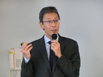 藤井所長による研究所概要説明