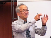 家泰弘名誉教授による「自然理解の基礎(2)」の講義